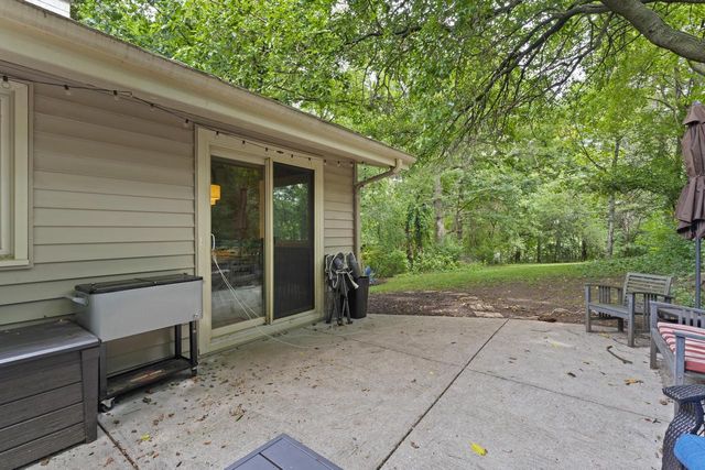 609 Downing DRIVE, Waukesha, WI 53186