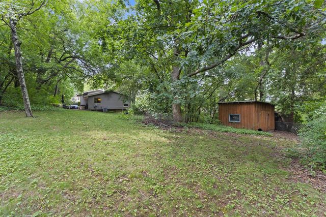 609 Downing DRIVE, Waukesha, WI 53186