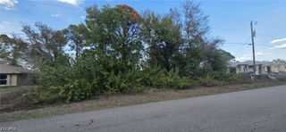 4640 15th ST SW, Lehigh Acres, FL 33973