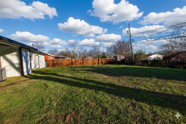 110 Kane Street, Siloam Springs, AR 72761