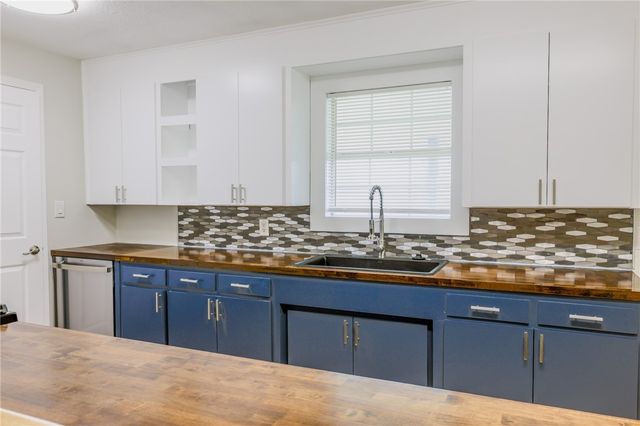 110 Kane Street, Siloam Springs, AR 72761