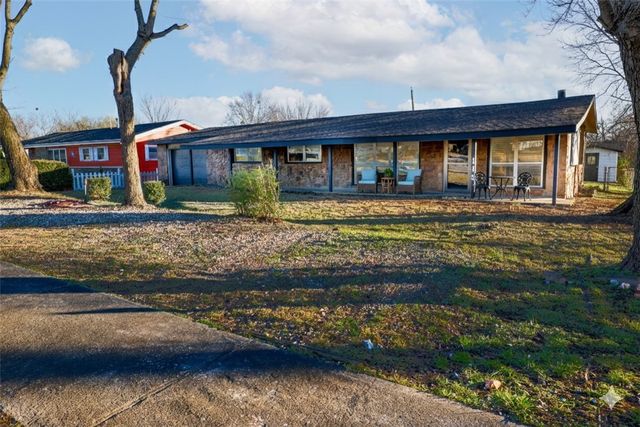 110 Kane Street, Siloam Springs, AR 72761