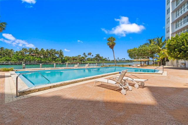 9102 W Bay Harbor Dr 10C, Bay Harbor Islands, FL 33154