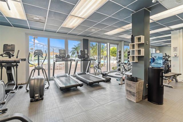 9102 W Bay Harbor Dr 10C, Bay Harbor Islands, FL 33154