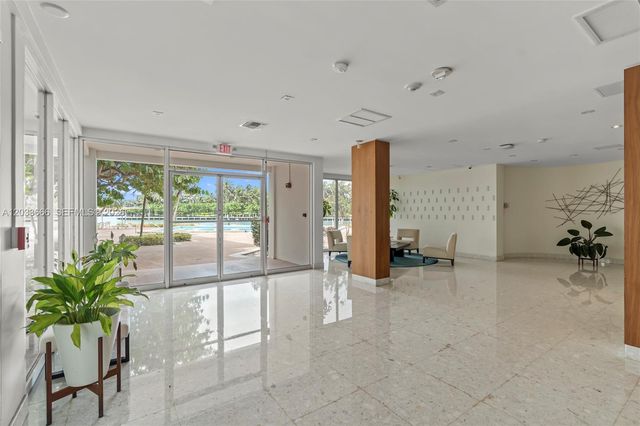 9102 W Bay Harbor Dr 10C, Bay Harbor Islands, FL 33154