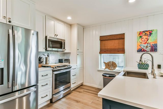 311 Oyster Street, Surfside Beach, TX 77541