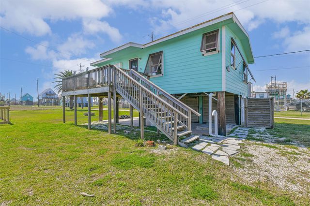 311 Oyster Street, Surfside Beach, TX 77541