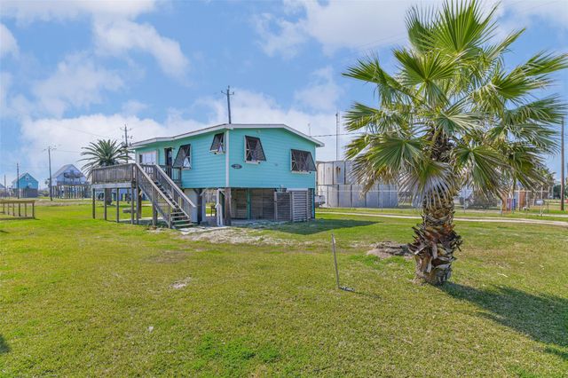 311 Oyster Street, Surfside Beach, TX 77541