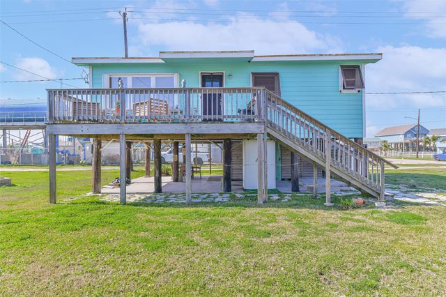 311 Oyster Street, Surfside Beach, TX 77541