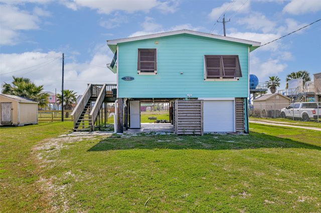 311 Oyster Street, Surfside Beach, TX 77541