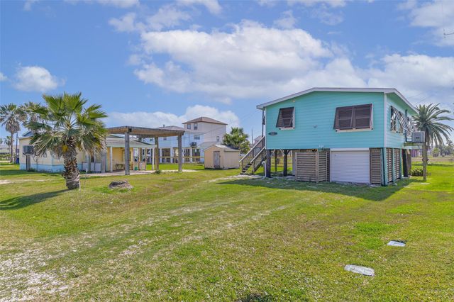 311 Oyster Street, Surfside Beach, TX 77541