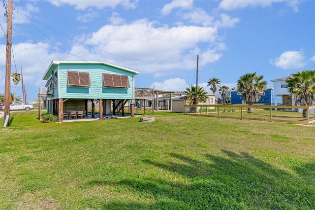 311 Oyster Street, Surfside Beach, TX 77541