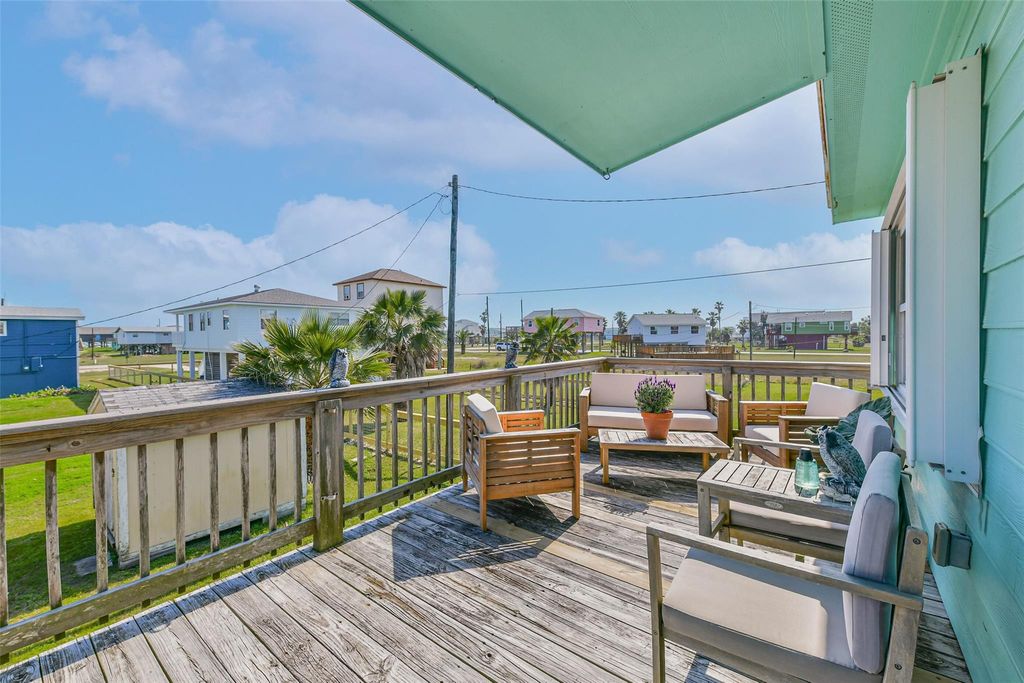311 Oyster Street, Surfside Beach, TX 77541