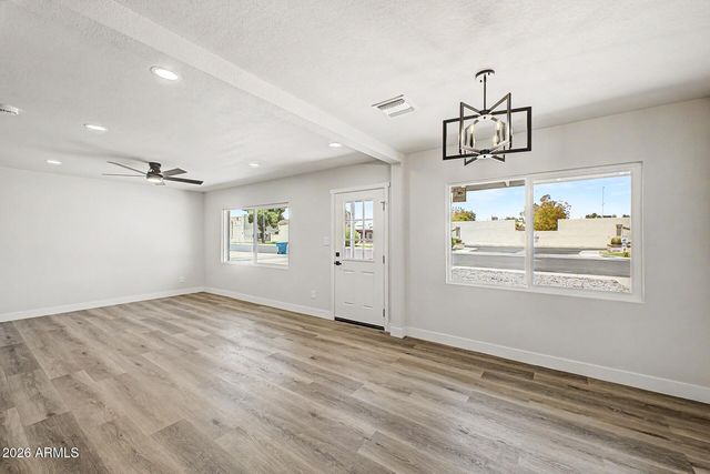 2415 W MARYLAND Avenue, Phoenix, AZ 85015