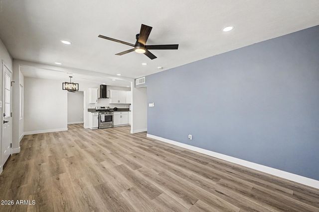 2415 W MARYLAND Avenue, Phoenix, AZ 85015