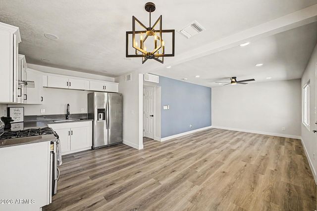 2415 W MARYLAND Avenue, Phoenix, AZ 85015