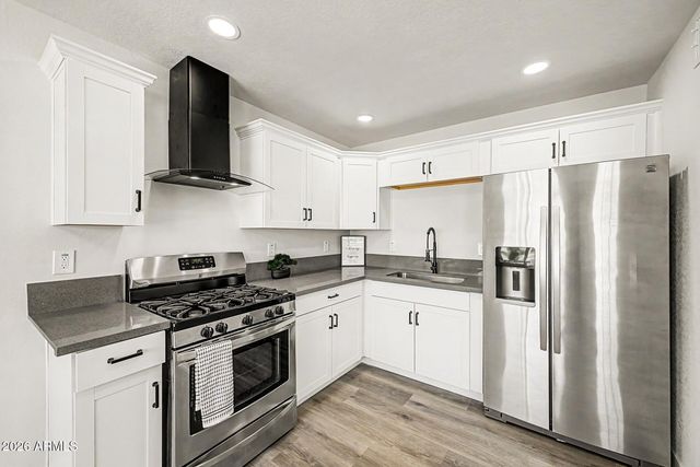 2415 W MARYLAND Avenue, Phoenix, AZ 85015