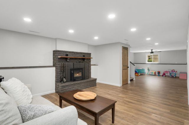12420 Pineview Trail, Dayton, MN 55327