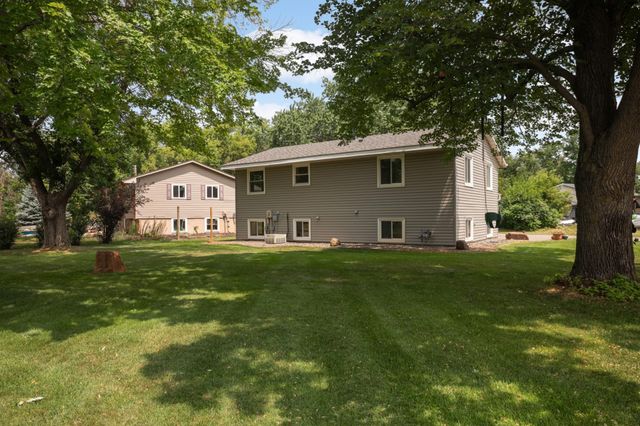 12420 Pineview Trail, Dayton, MN 55327