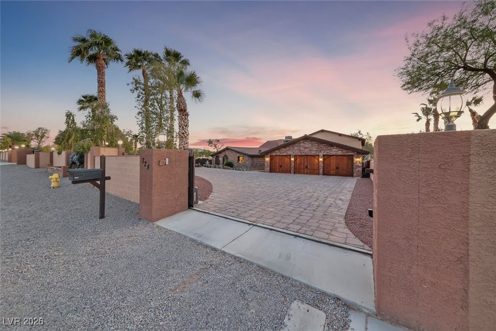 728 North Kiel Street, Henderson, NV 89015