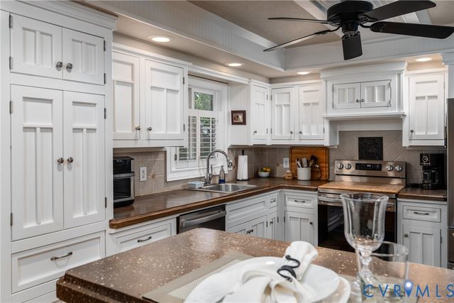 809 Farnwood Dr, Henrico, VA 23229