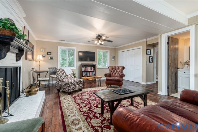 809 Farnwood Dr, Henrico, VA 23229