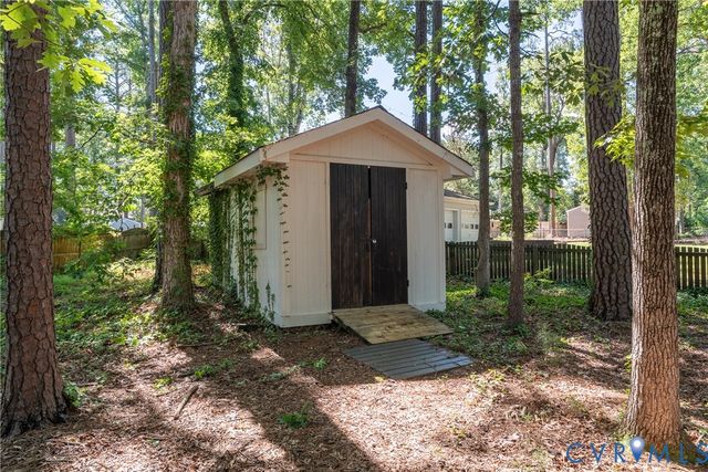 809 Farnwood Dr, Henrico, VA 23229