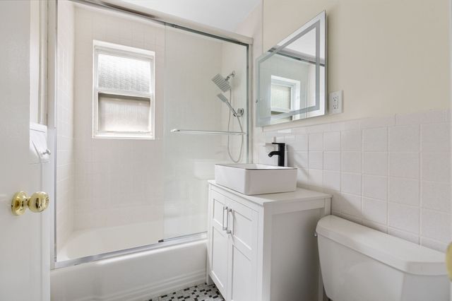 63 Lionel Ave C, Waltham, MA 02452
