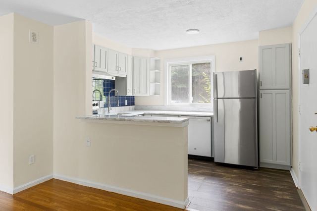 63 Lionel Ave C, Waltham, MA 02452