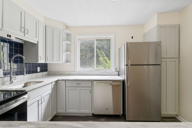 63 Lionel Ave C, Waltham, MA 02452