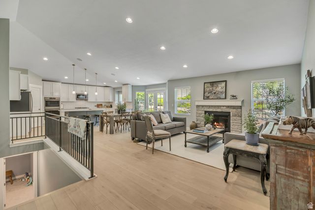 1668 N 400 W, Farmington, UT 84025