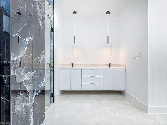 323 NE 19TH TERRACE, Cape Coral, FL 33909