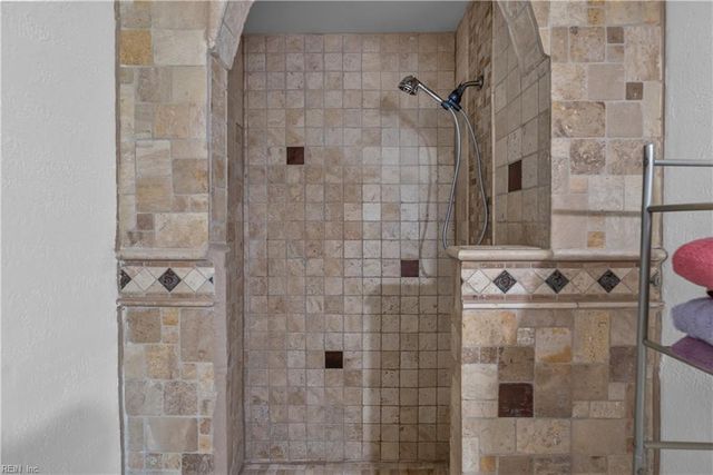 4848 Halwell DR, Virginia Beach, VA 23464