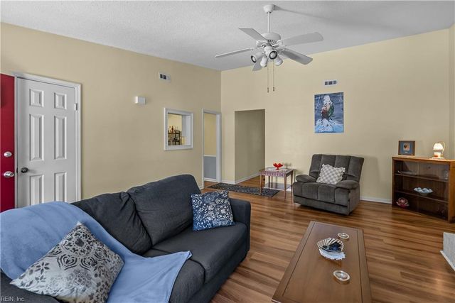 4848 Halwell DR, Virginia Beach, VA 23464