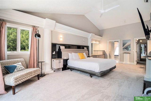 21811 Hillandale Drive, Elkhorn, NE 68022