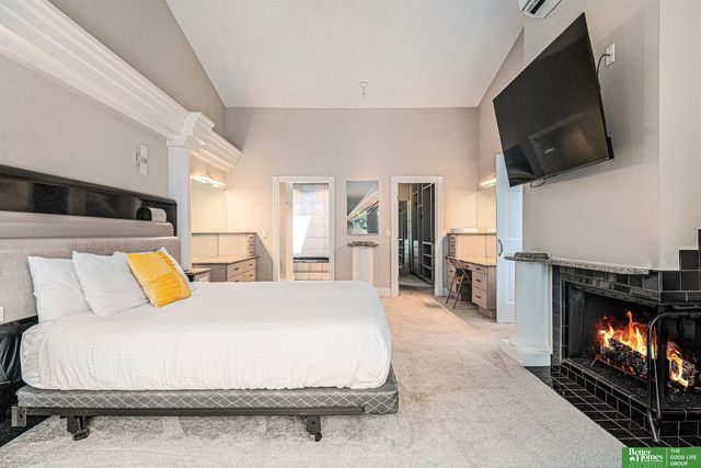 21811 Hillandale Drive, Elkhorn, NE 68022