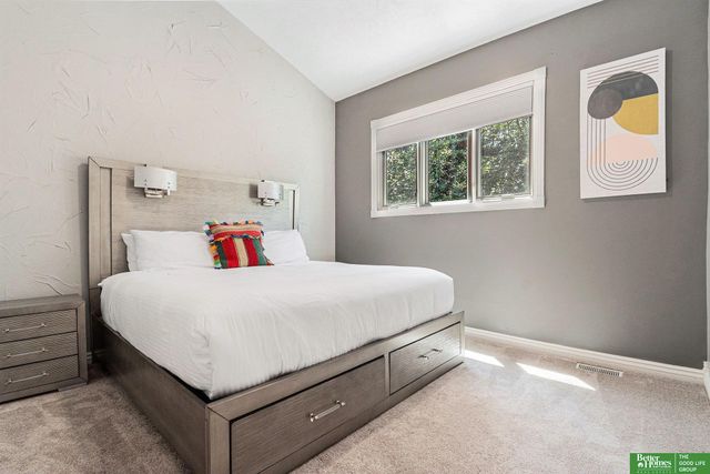 21811 Hillandale Drive, Elkhorn, NE 68022