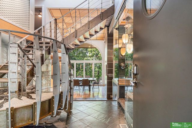 21811 Hillandale Drive, Elkhorn, NE 68022