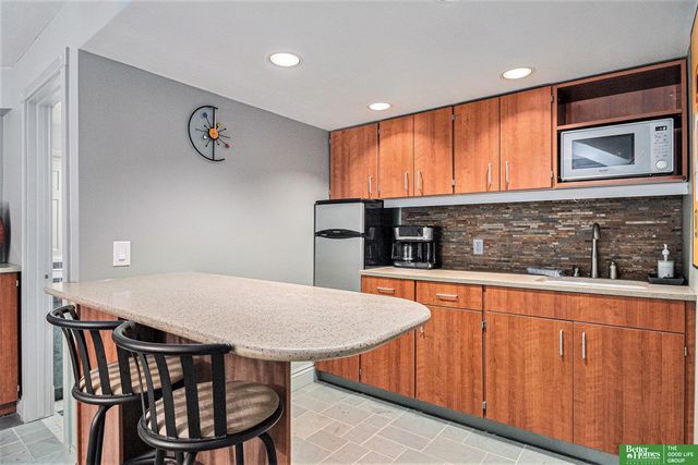 21811 Hillandale Drive, Elkhorn, NE 68022