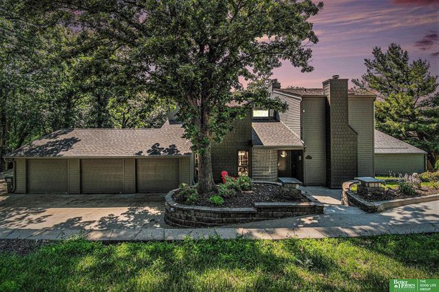 21811 Hillandale Drive, Elkhorn, NE 68022