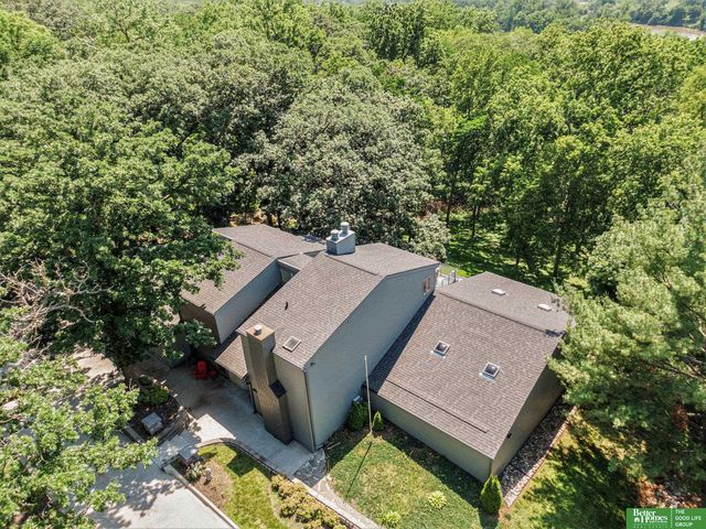 21811 Hillandale Drive, Elkhorn, NE 68022