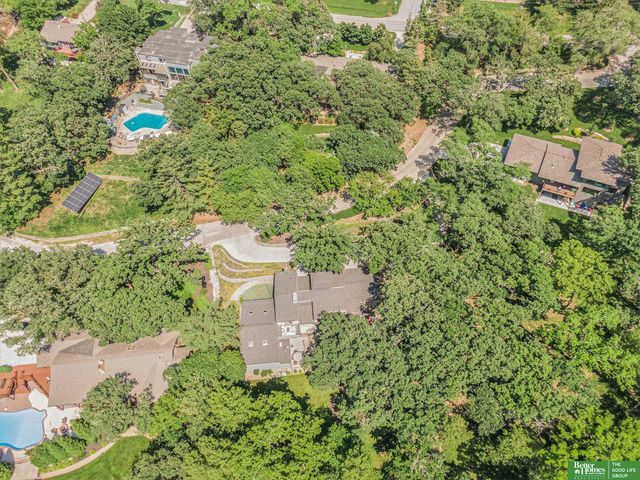 21811 Hillandale Drive, Elkhorn, NE 68022