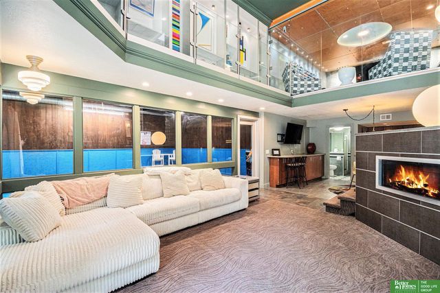 21811 Hillandale Drive, Elkhorn, NE 68022