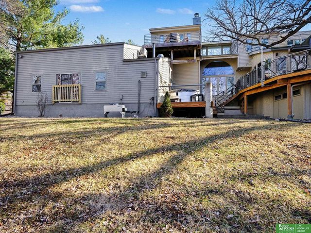 21811 Hillandale Drive, Elkhorn, NE 68022