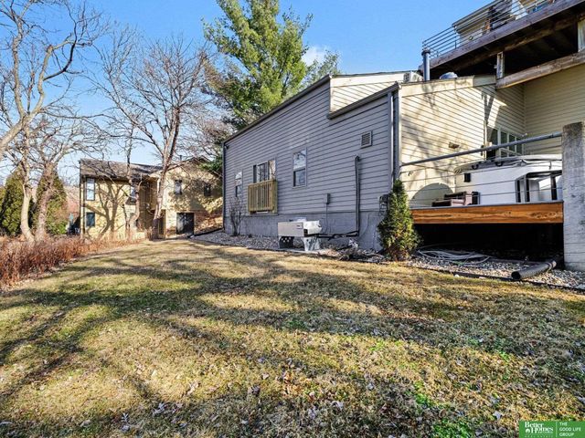 21811 Hillandale Drive, Elkhorn, NE 68022