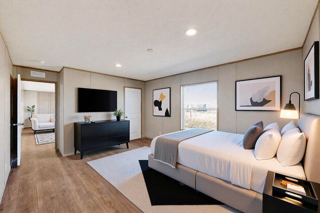 53 Airport Drive Street, Los Lunas, NM 87031