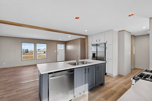 53 Airport Drive Street, Los Lunas, NM 87031