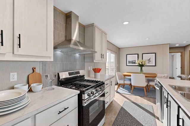 53 Airport Drive Street, Los Lunas, NM 87031