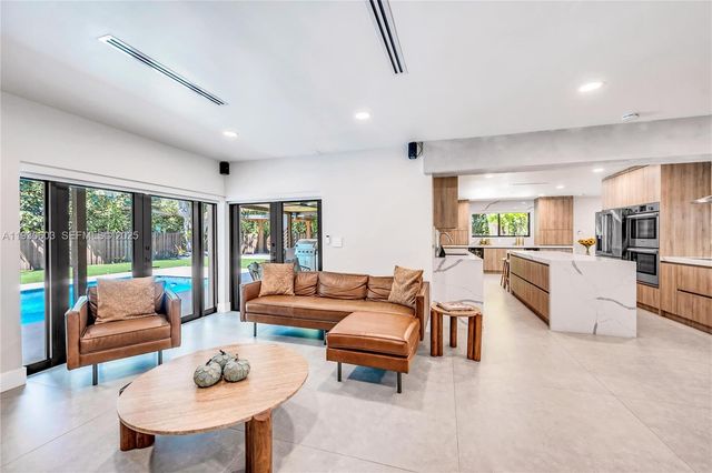 11340 SW 74th Ct, Pinecrest, FL 33156