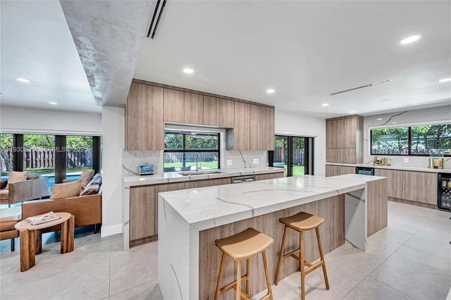 11340 SW 74th Ct, Pinecrest, FL 33156